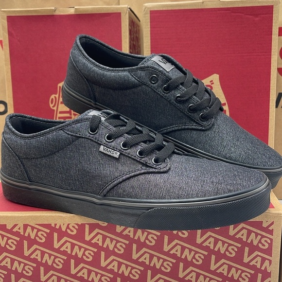 Vans WMNS Atwood
(Varsity Textile) Black/Pewter
VN0A45J9VEJ
Sneakers - Picture 4 of 16